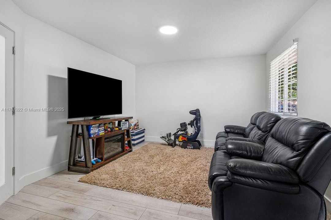 待售: $899,000 (4 贝兹, 4 浴室, 2722 平方英尺)