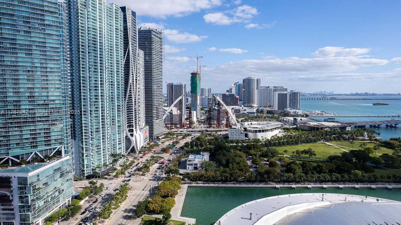 For Rent: $3,900 (2 beds, 2 baths, 1044 Square Feet)