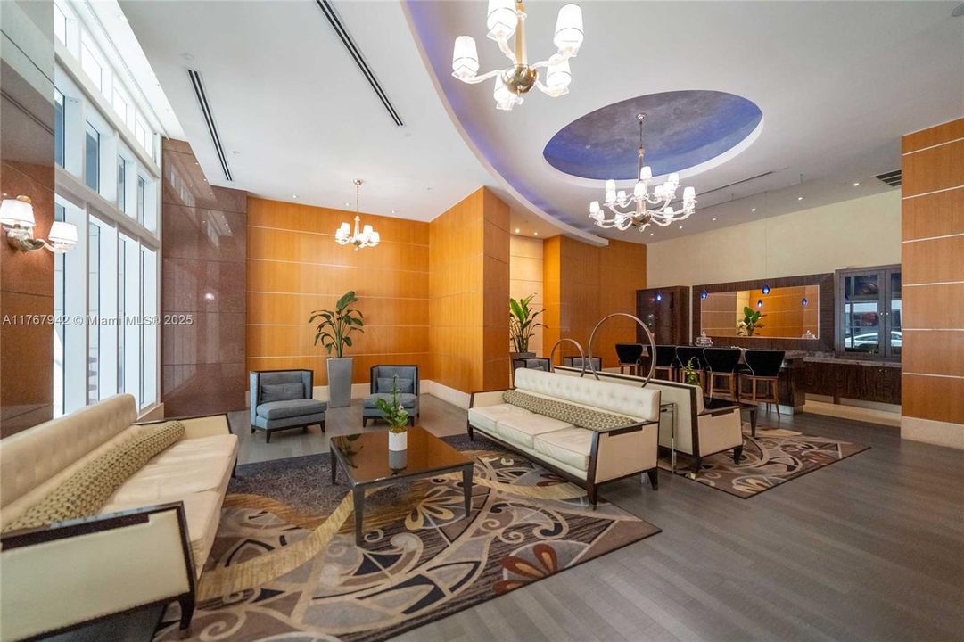 For Rent: $3,900 (2 beds, 2 baths, 1044 Square Feet)