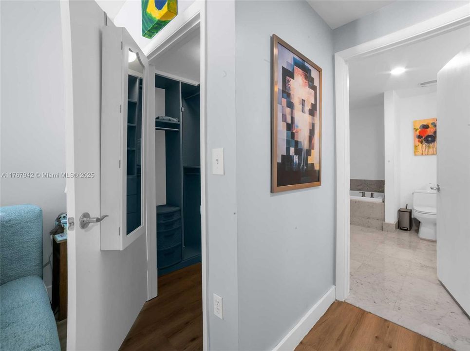 For Rent: $3,900 (2 beds, 2 baths, 1044 Square Feet)