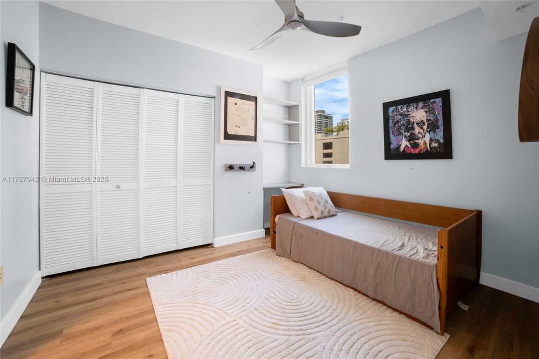 For Rent: $3,900 (2 beds, 2 baths, 1044 Square Feet)