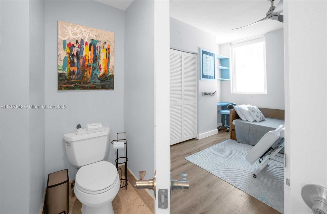 For Rent: $3,900 (2 beds, 2 baths, 1044 Square Feet)