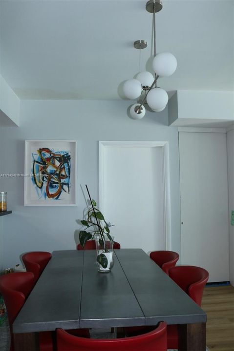 For Rent: $3,900 (2 beds, 2 baths, 1044 Square Feet)