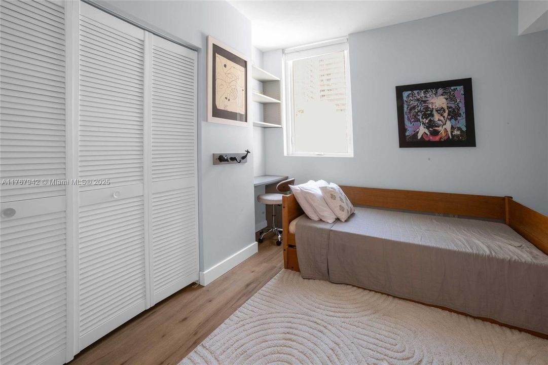 For Rent: $3,900 (2 beds, 2 baths, 1044 Square Feet)