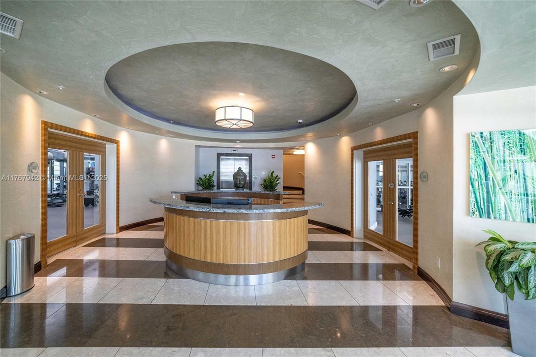 For Rent: $3,900 (2 beds, 2 baths, 1044 Square Feet)