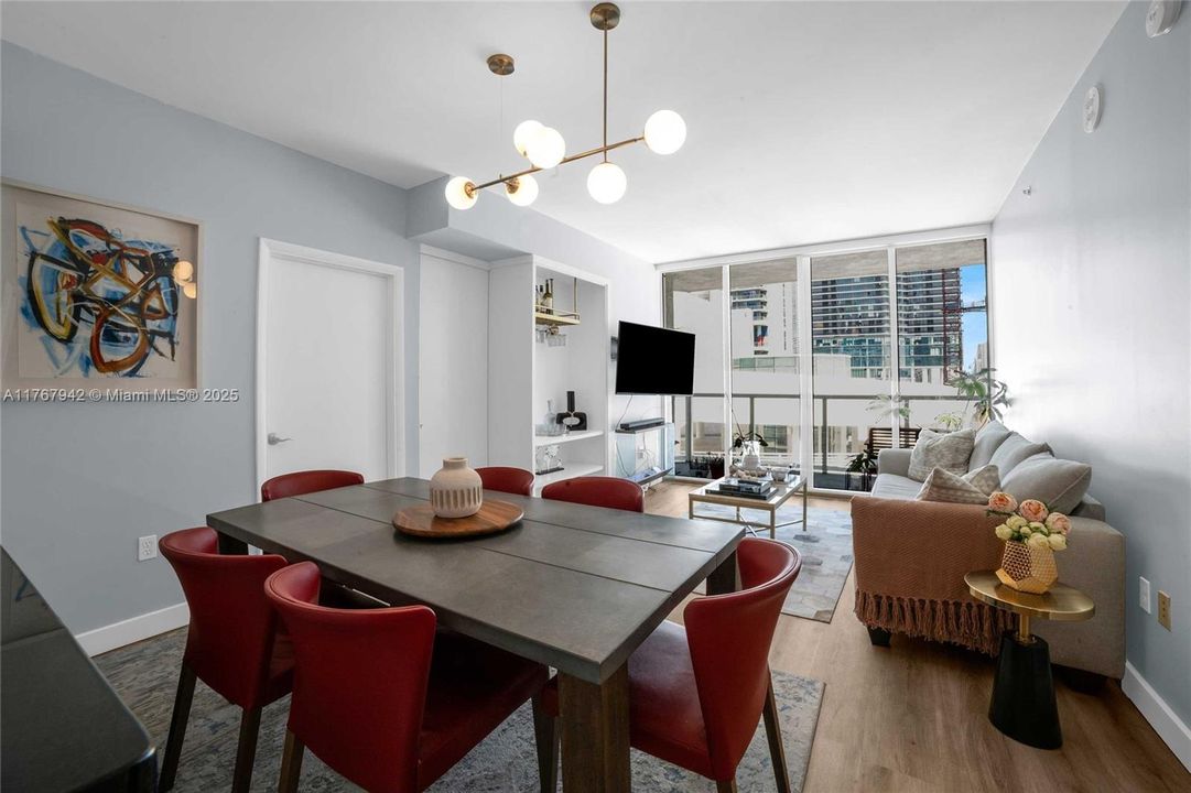 For Rent: $3,900 (2 beds, 2 baths, 1044 Square Feet)