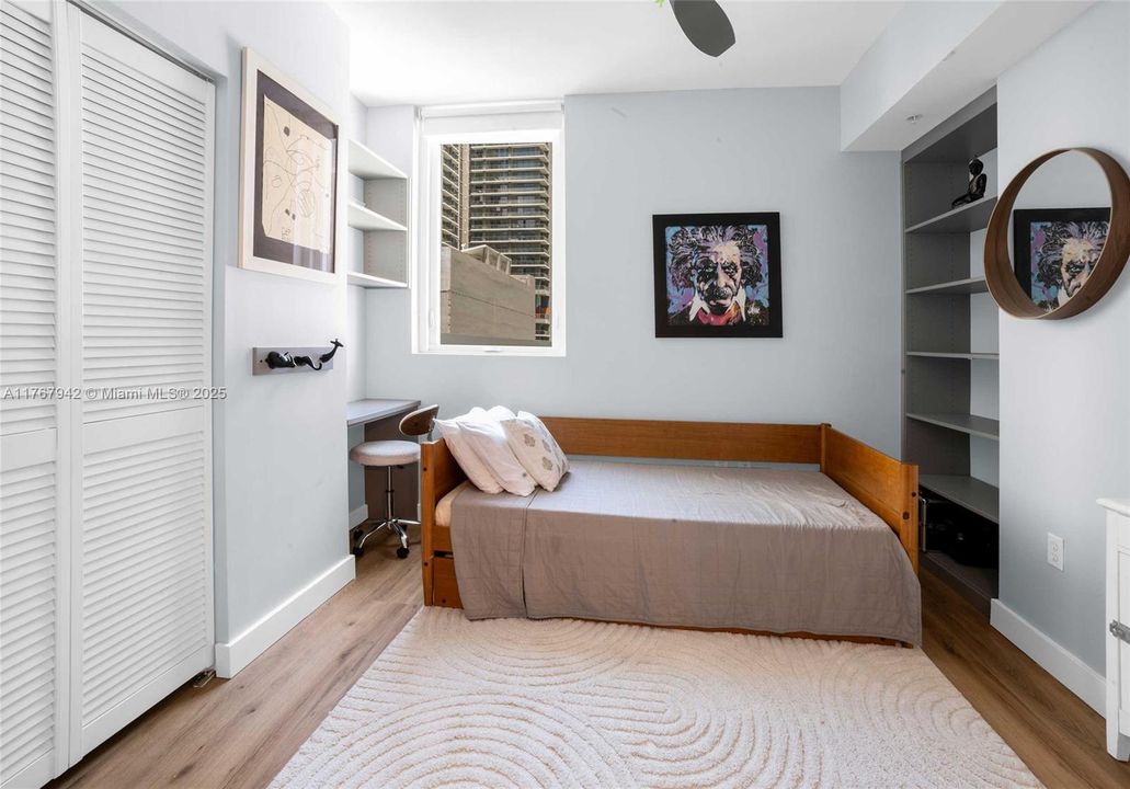 For Rent: $3,900 (2 beds, 2 baths, 1044 Square Feet)