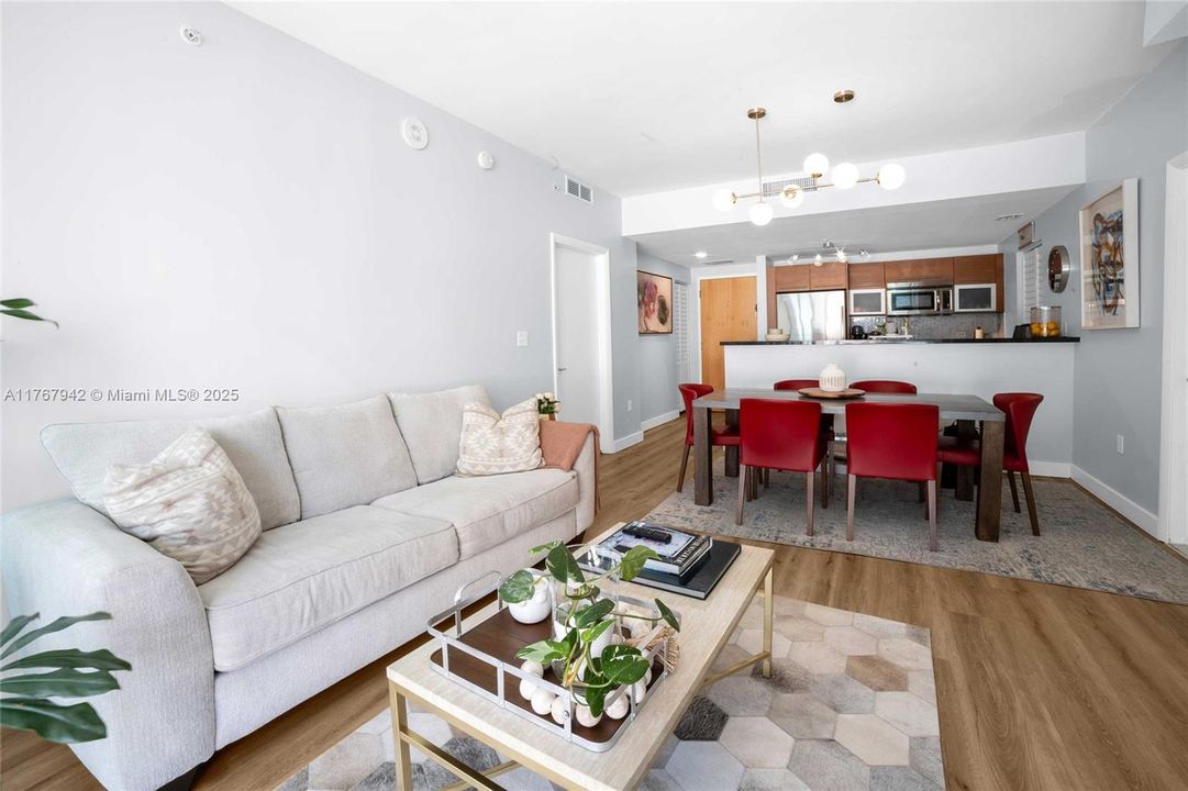 For Rent: $3,900 (2 beds, 2 baths, 1044 Square Feet)