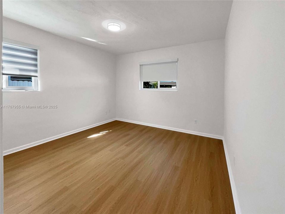 最近售出: $670,000 (3 贝兹, 2 浴室, 1593 平方英尺)