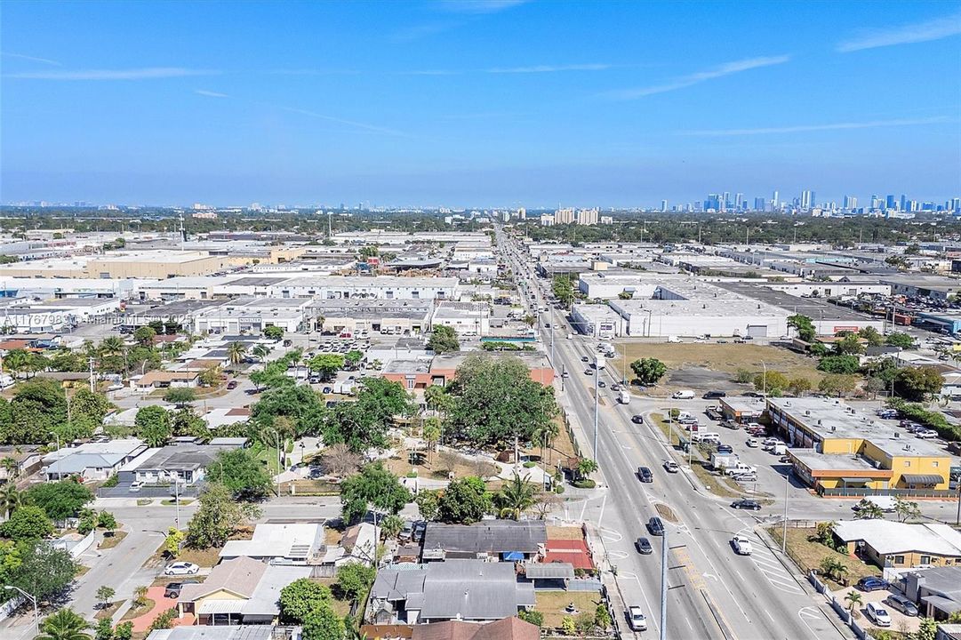 最近售出: $599,950 (4 贝兹, 3 浴室, 1884 平方英尺)