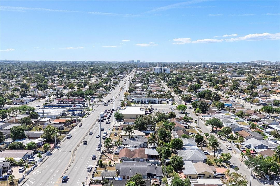 最近售出: $599,950 (4 贝兹, 3 浴室, 1884 平方英尺)