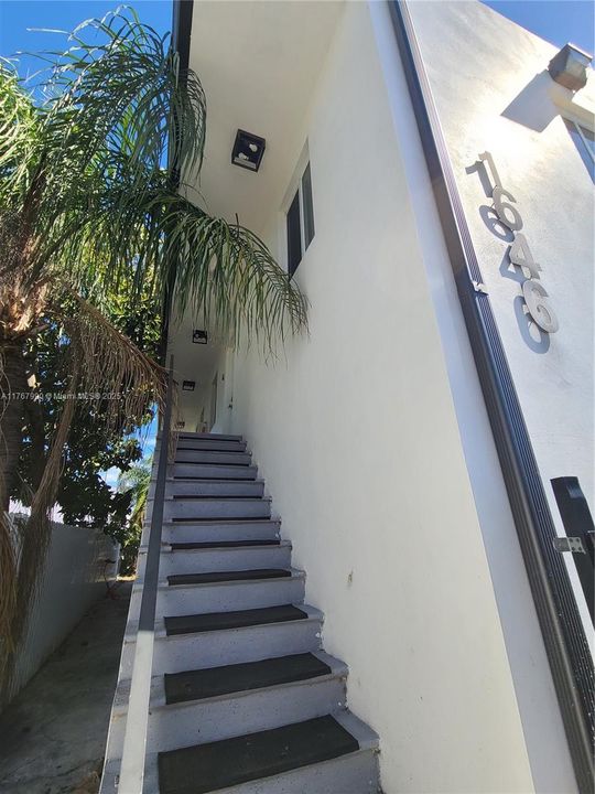 Recently Rented: $1,620 (1 beds, 1 baths, 2152 Square Feet)