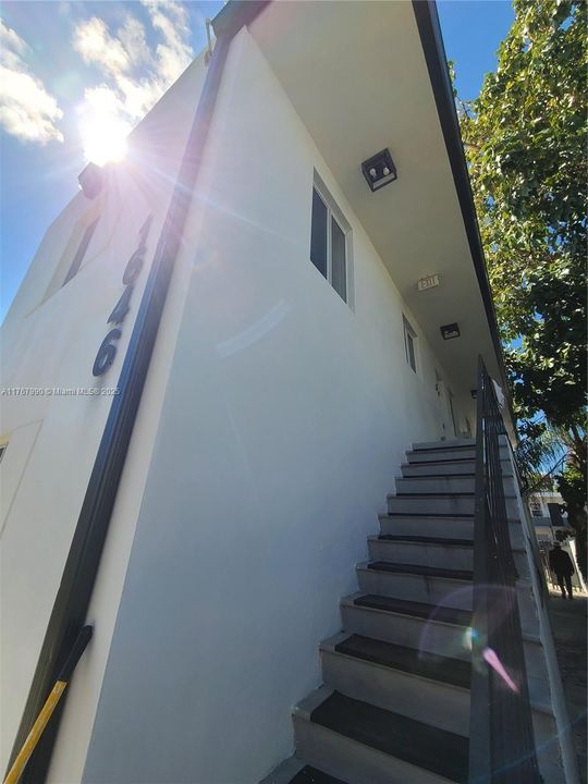 Recently Rented: $1,620 (1 beds, 1 baths, 2152 Square Feet)