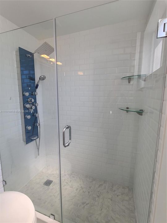 Recently Rented: $1,620 (1 beds, 1 baths, 2152 Square Feet)