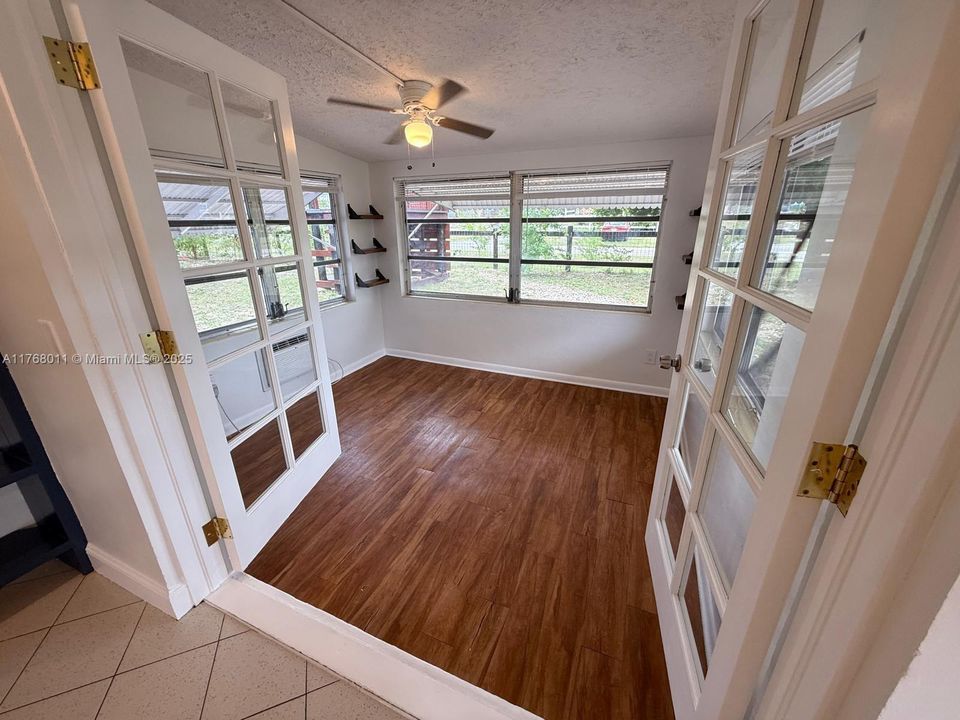 Recently Rented: $2,200 (2 beds, 1 baths, 874 Square Feet)