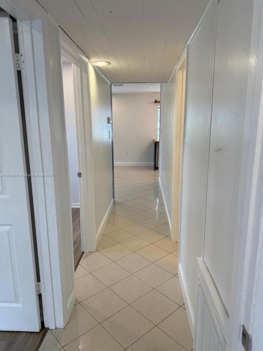 Recently Rented: $2,200 (2 beds, 1 baths, 874 Square Feet)