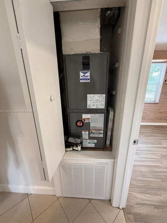 Recently Rented: $2,200 (2 beds, 1 baths, 874 Square Feet)