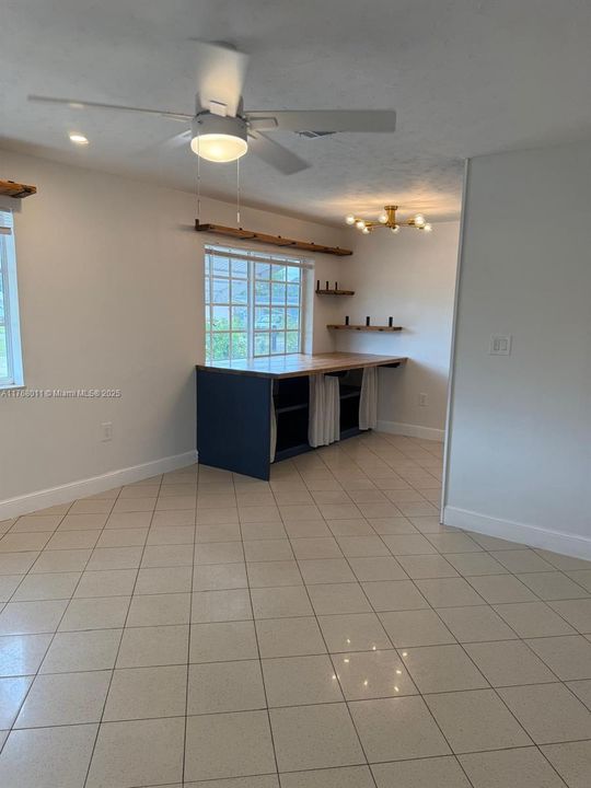 Recently Rented: $2,200 (2 beds, 1 baths, 874 Square Feet)