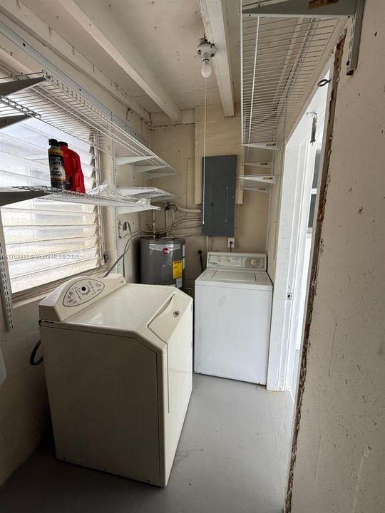 Recently Rented: $2,200 (2 beds, 1 baths, 874 Square Feet)