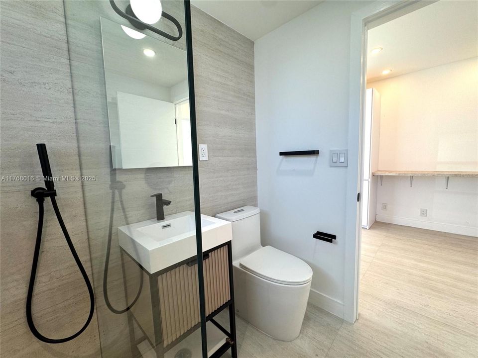 Recently Rented: $2,000 (1 beds, 1 baths, 601 Square Feet)