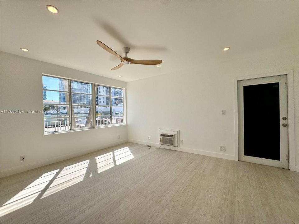 Recently Rented: $2,000 (1 beds, 1 baths, 601 Square Feet)