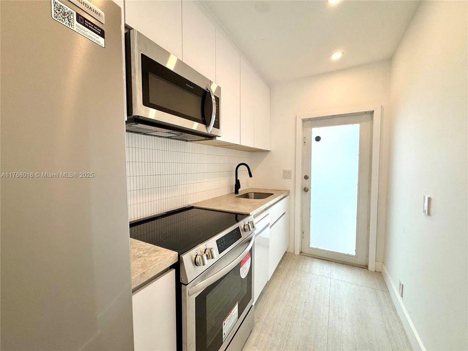 Recently Rented: $2,000 (1 beds, 1 baths, 601 Square Feet)