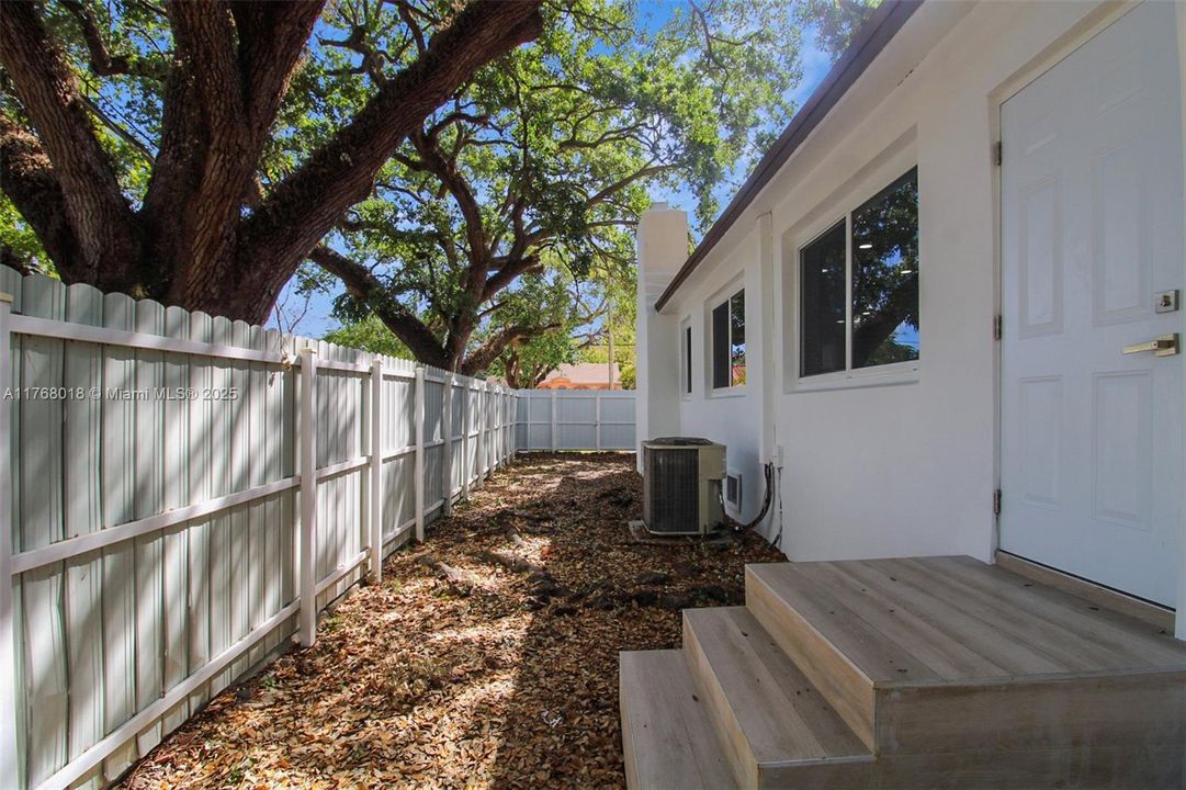 Недавно продано: $649,000 (3 спален, 2 ванн, 1468 Квадратных фут)