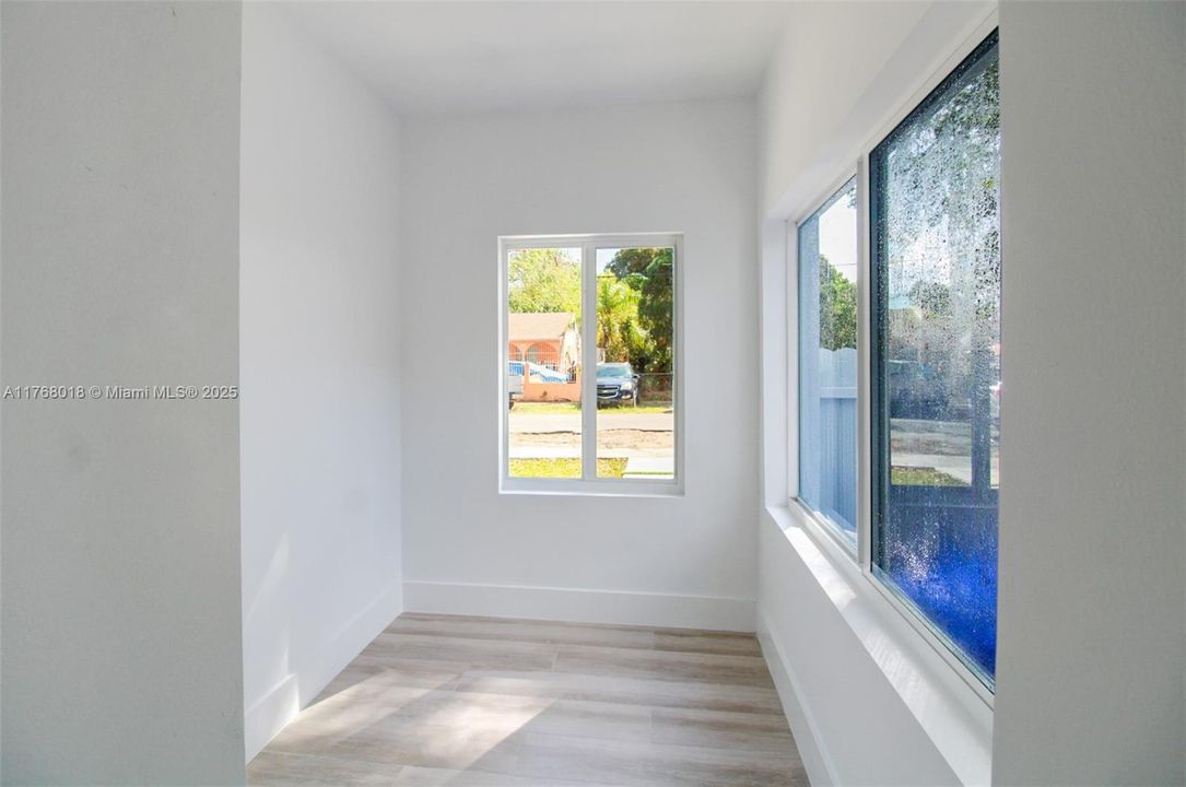 Недавно продано: $649,000 (3 спален, 2 ванн, 1468 Квадратных фут)