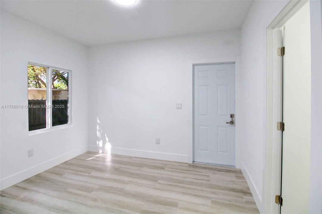 Недавно продано: $649,000 (3 спален, 2 ванн, 1468 Квадратных фут)