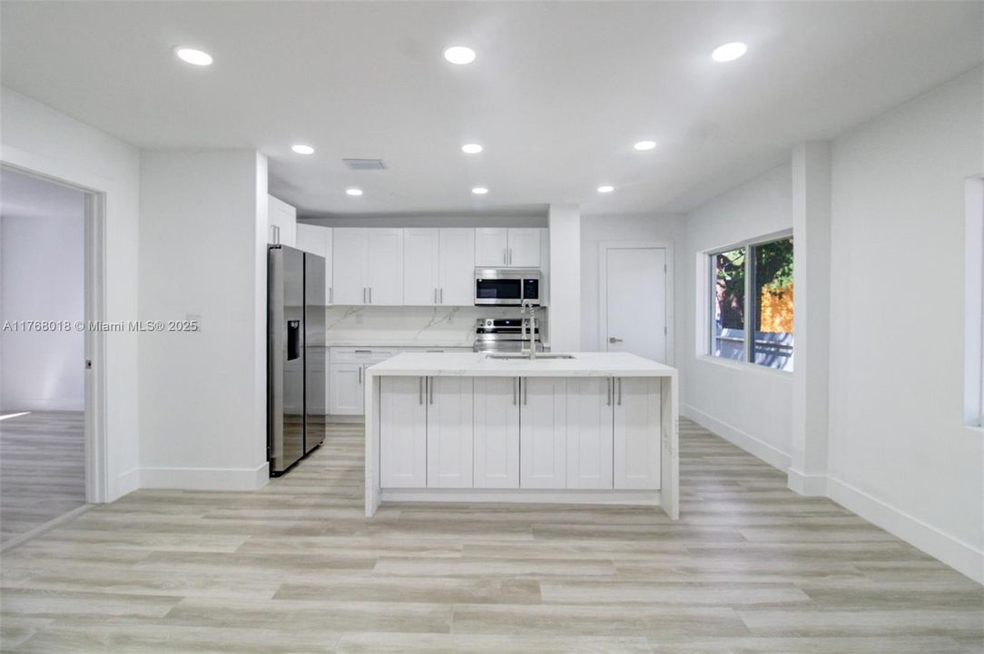 Недавно продано: $649,000 (3 спален, 2 ванн, 1468 Квадратных фут)