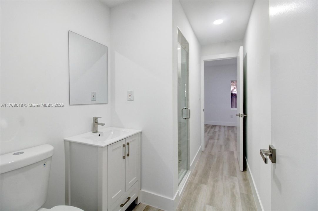 Недавно продано: $649,000 (3 спален, 2 ванн, 1468 Квадратных фут)