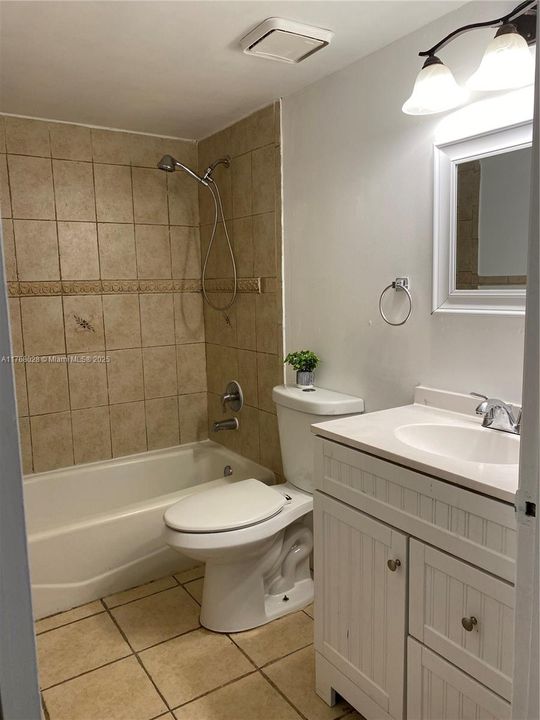 Recently Rented: $1,900 (2 beds, 1 baths, 860 Square Feet)