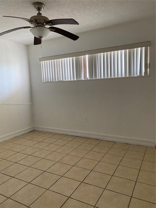 Recently Rented: $1,900 (2 beds, 1 baths, 860 Square Feet)