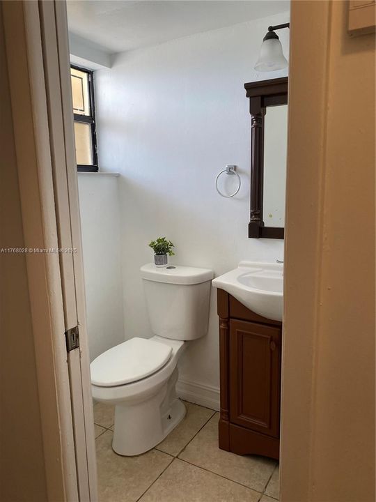 Recently Rented: $1,900 (2 beds, 1 baths, 860 Square Feet)