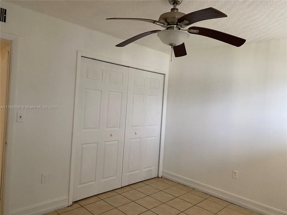 Recently Rented: $1,900 (2 beds, 1 baths, 860 Square Feet)