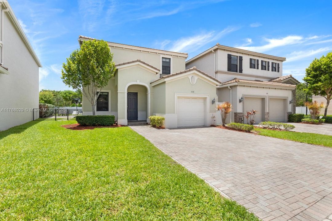 Recently Sold: $748,000 (3 beds, 2 baths, 1965 Square Feet)