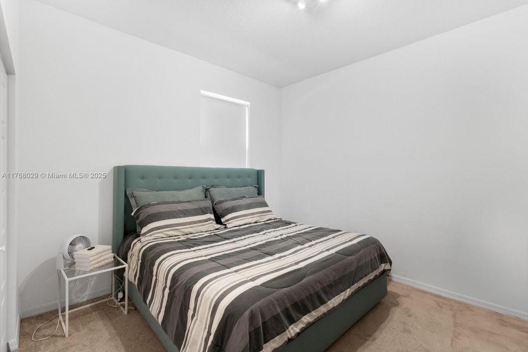 Recently Sold: $748,000 (3 beds, 2 baths, 1965 Square Feet)