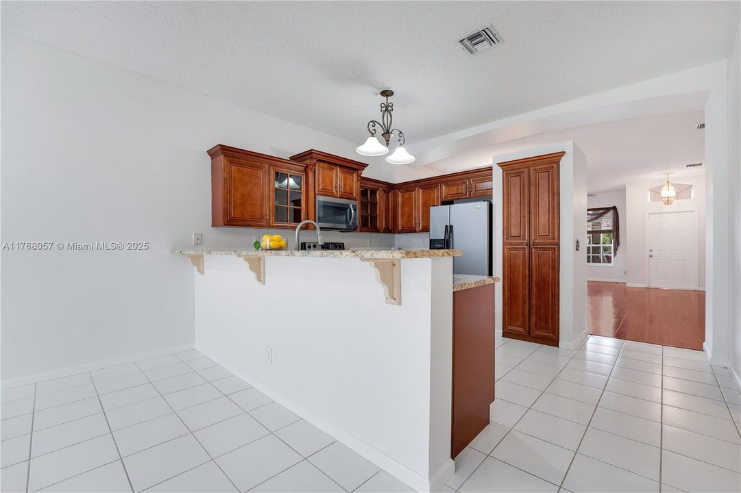 Recently Sold: $558,900 (3 beds, 2 baths, 1694 Square Feet)