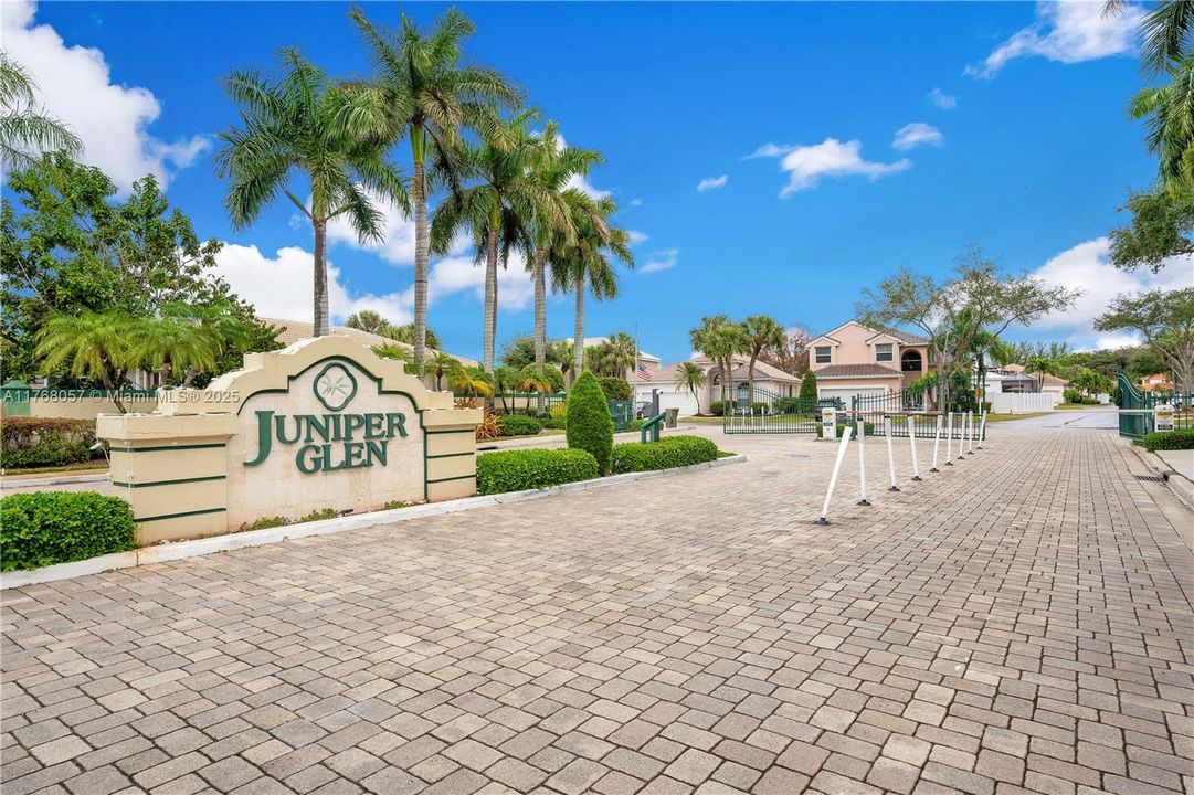 Recently Sold: $558,900 (3 beds, 2 baths, 1694 Square Feet)