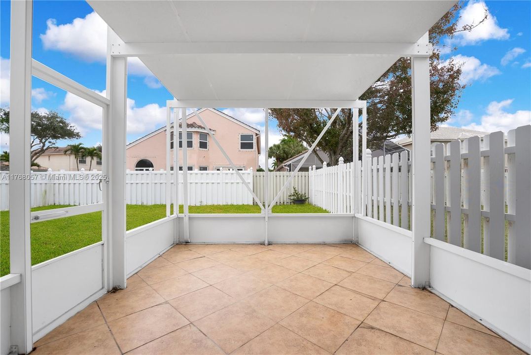 Recently Sold: $558,900 (3 beds, 2 baths, 1694 Square Feet)