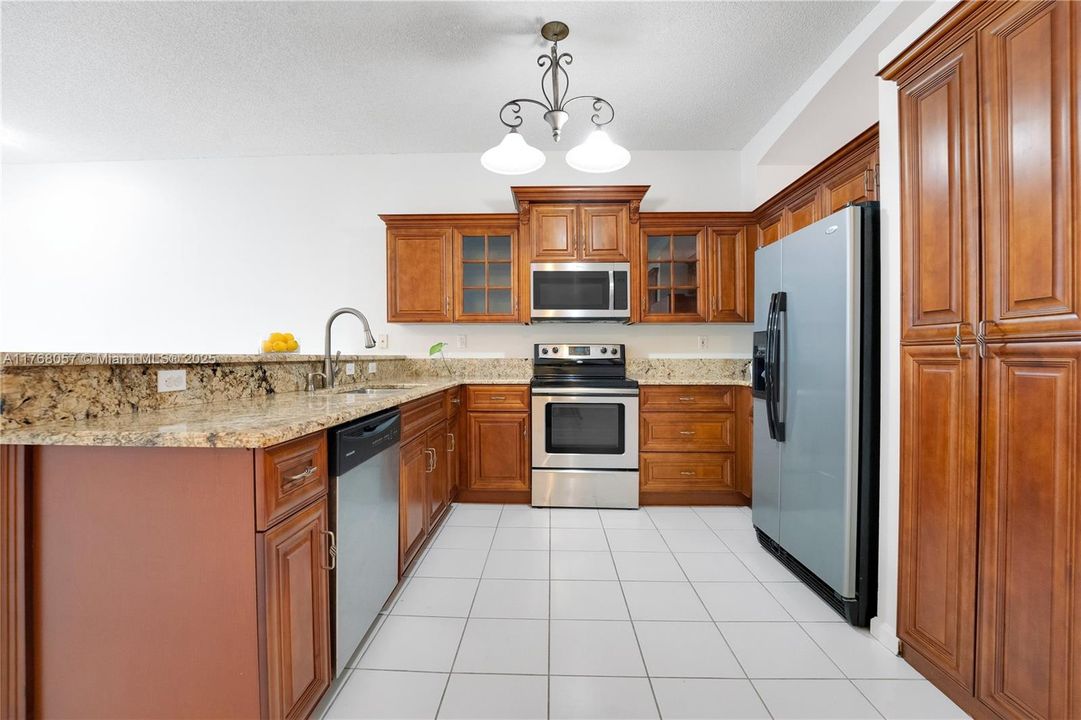 Recently Sold: $558,900 (3 beds, 2 baths, 1694 Square Feet)