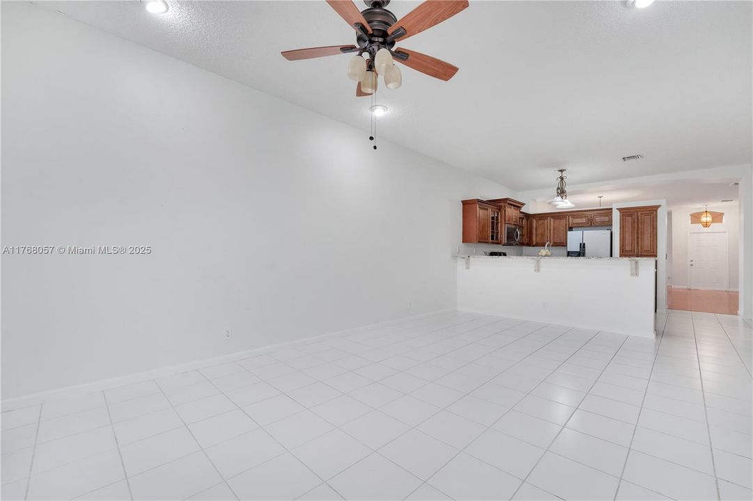 Recently Sold: $558,900 (3 beds, 2 baths, 1694 Square Feet)