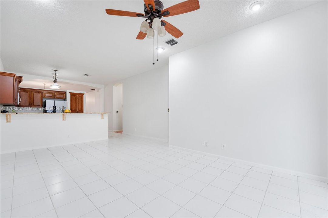 Recently Sold: $558,900 (3 beds, 2 baths, 1694 Square Feet)