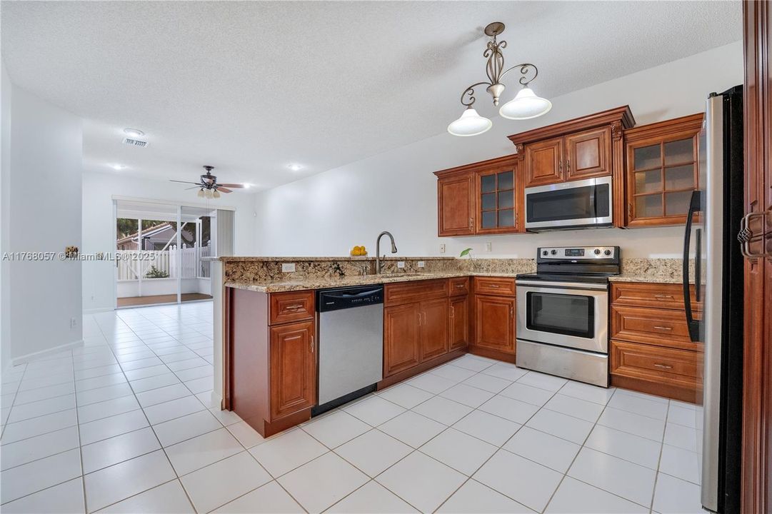 Recently Sold: $558,900 (3 beds, 2 baths, 1694 Square Feet)