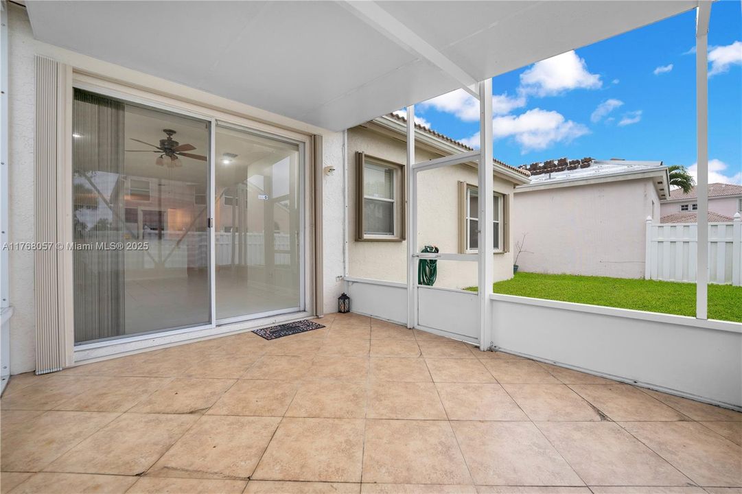 Recently Sold: $558,900 (3 beds, 2 baths, 1694 Square Feet)