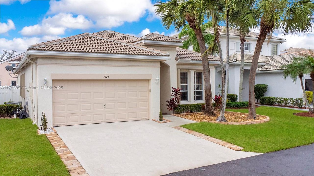 Recently Sold: $558,900 (3 beds, 2 baths, 1694 Square Feet)