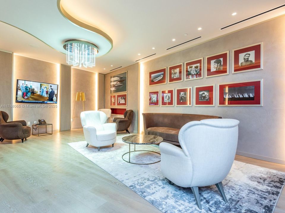 For Sale: $1,199,000 (1 beds, 2 baths, 1022 Square Feet)