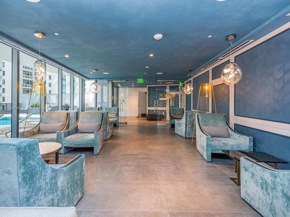 For Sale: $1,199,000 (1 beds, 2 baths, 1022 Square Feet)