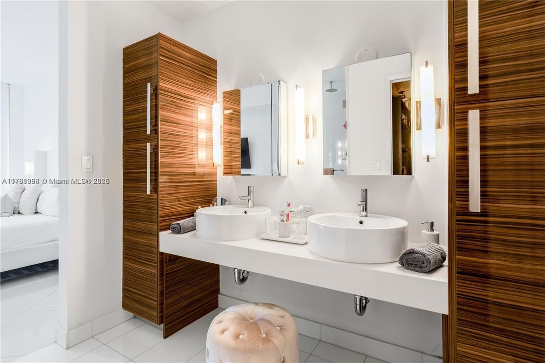 Недавно арендовано: $6,300 (2 спален, 2 ванн, 1128 Квадратных фут)