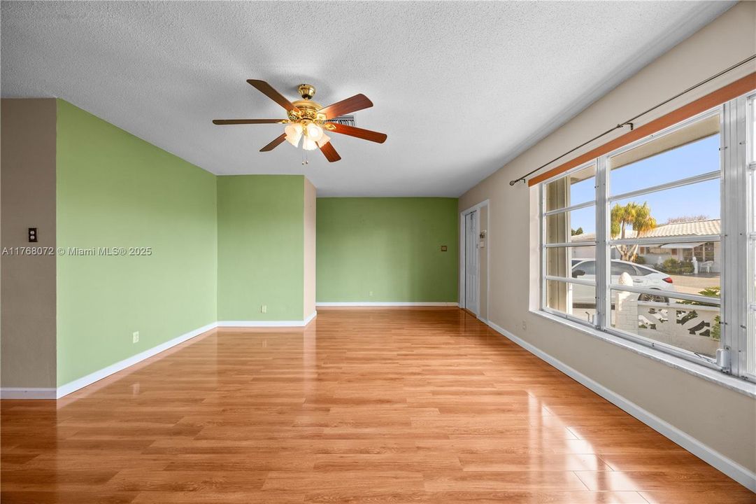 Recently Sold: $349,999 (2 beds, 2 baths, 1682 Square Feet)